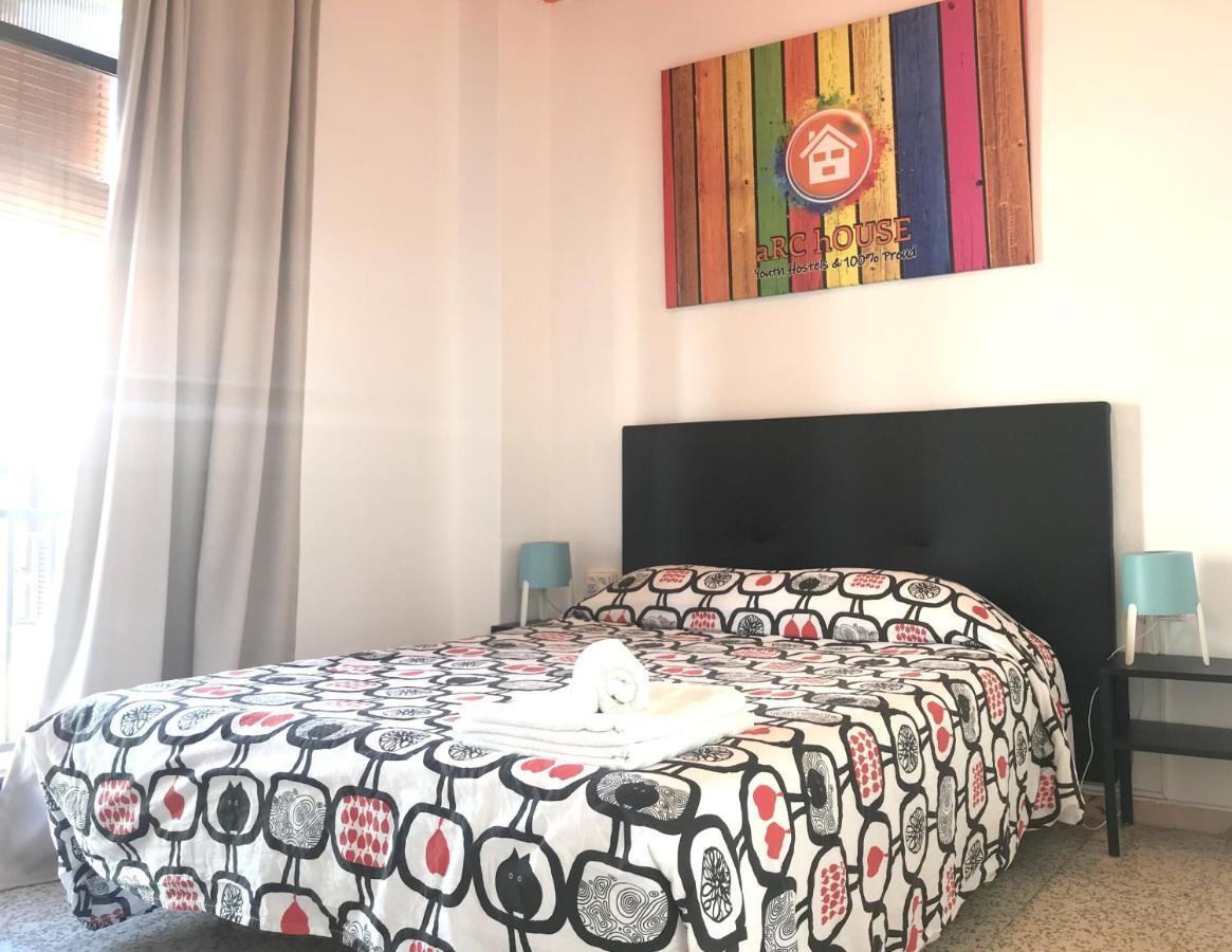 Arc House Sevilla Only Adults Εξωτερικό φωτογραφία