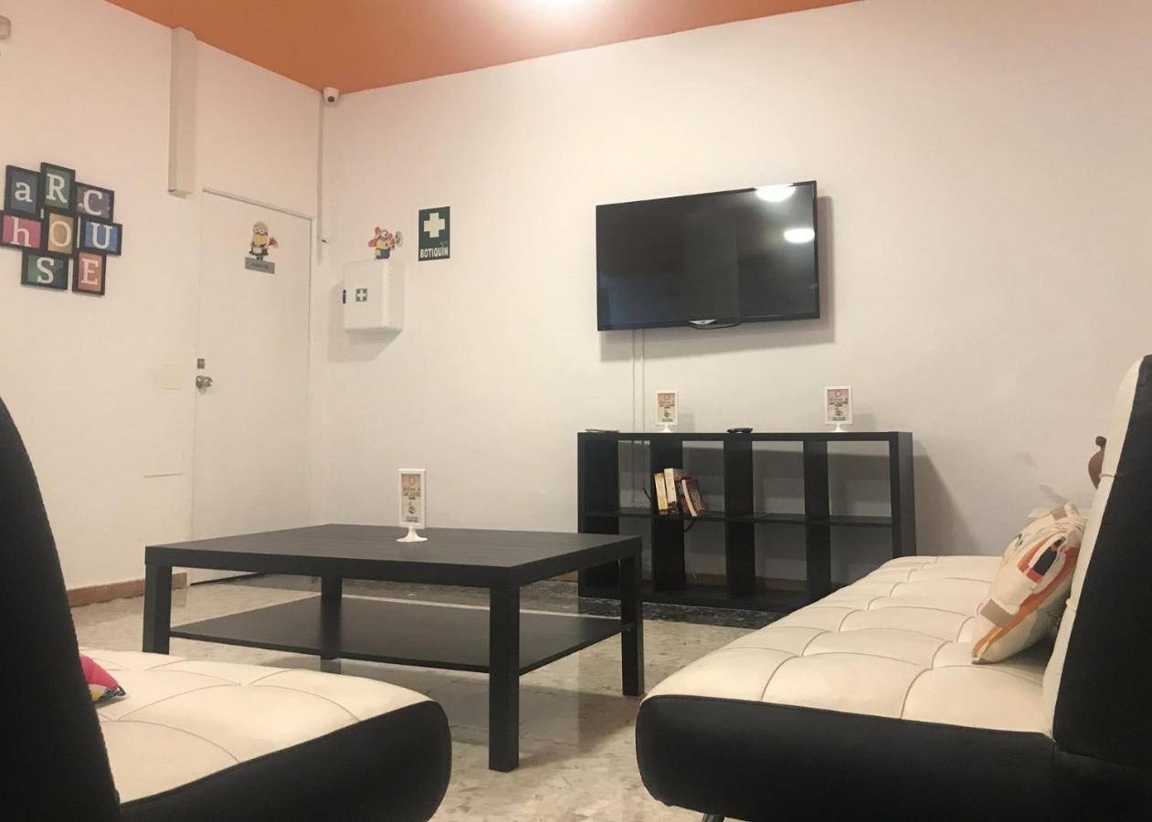 Arc House Sevilla Only Adults Εξωτερικό φωτογραφία